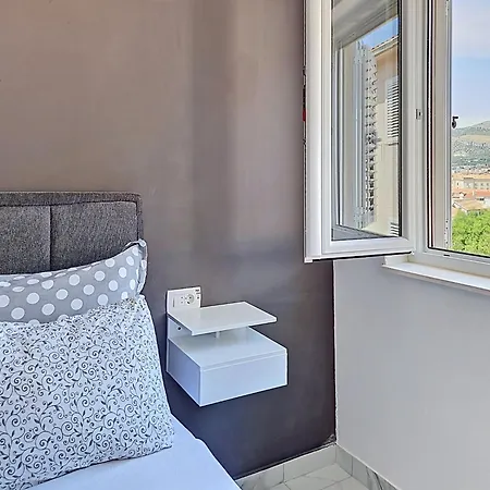 Aurora By Interhome *